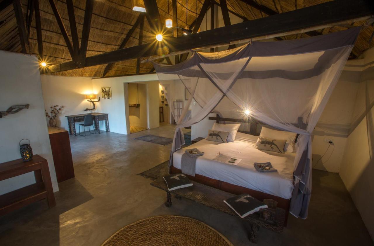 Track And Trail River Camp Kakumbi Экстерьер фото