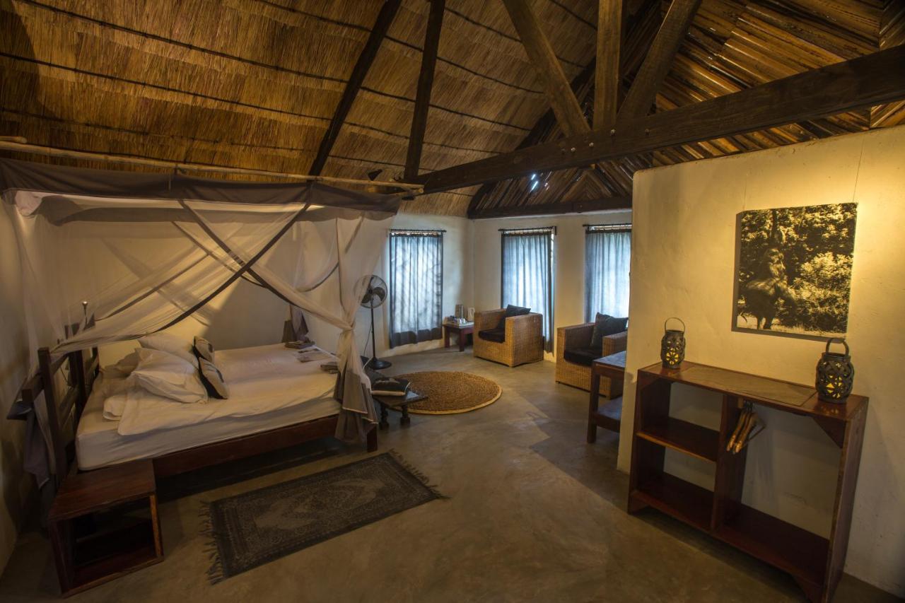 Track And Trail River Camp Kakumbi Экстерьер фото
